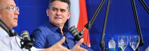 David Almeida apresenta propostas em podcast da Fecomércio