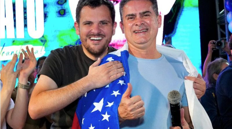 Augusto Cury destaca desenvolvimento humano em evento político