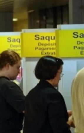Canais digitais substituem atendimento no feriado