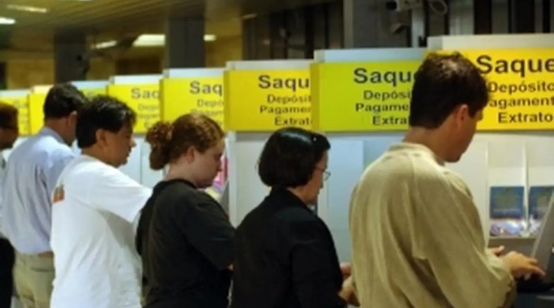 Canais digitais substituem atendimento no feriado