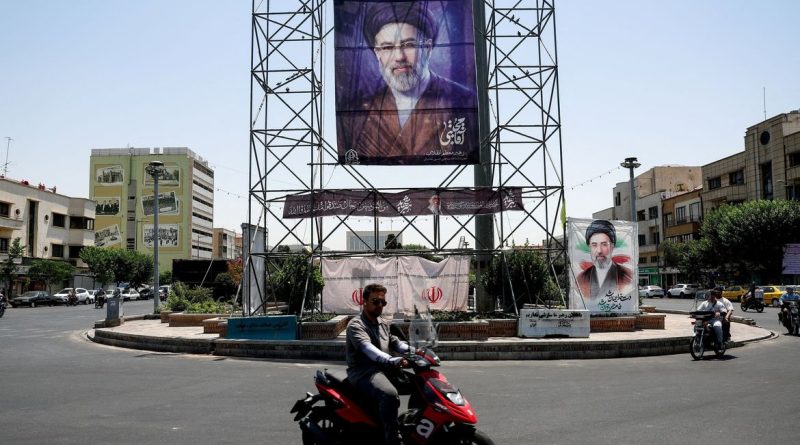 Cortejo de Ali Khamenei percorre cidades sagradas do Irã