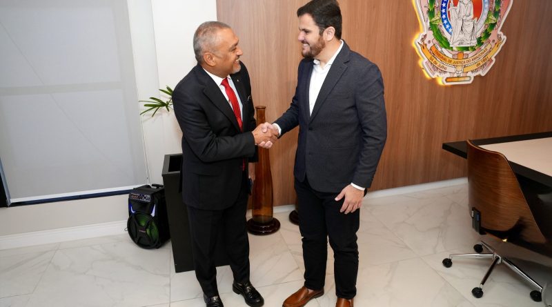 Renato Junior e TJ-AM discutem desenvolvimento de Manaus