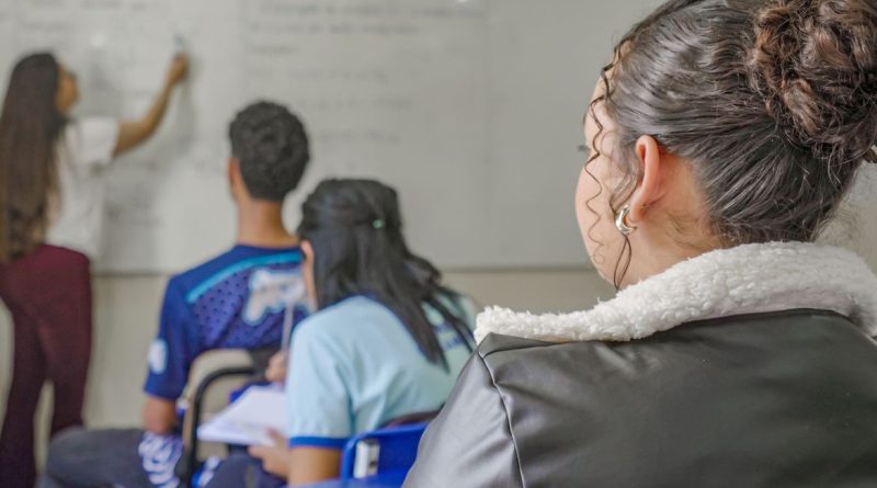 Gravidez na adolescência amplia desigualdades entre jovens