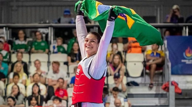 Brasília (DF), 24/10/2025 - A lutadora Maria Clara Pacheco colocou o Brasil de volta ao topo do pódio do Campeonato Mundial de taekwondo. Foto: CBTKD/Divulgação