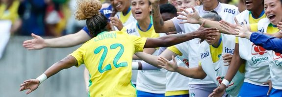 Lance de jogo entre Brasil e Argentina em partida válida pelo Futebol Feminino. Foto: selecaofemininadefutebol/Instagram